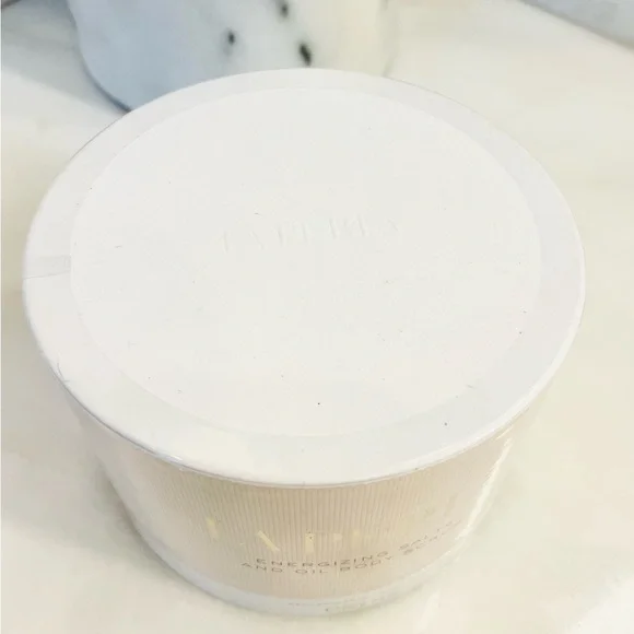 La Perla Energizing Body Scrub - Sealed - Picture 4 of 5